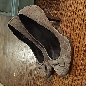 Nine West Taupe Quilt Suede Pump Heels